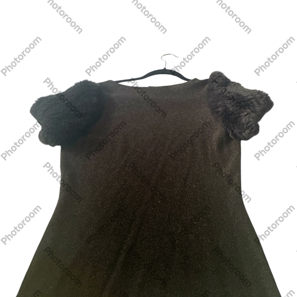 Neiman Marcus Cashmere Collection Black Short Sleeve with Fur. Size: M.